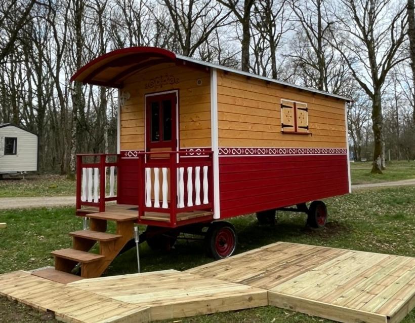 Camping De La Croix D'Arles Bourg  Esterno foto