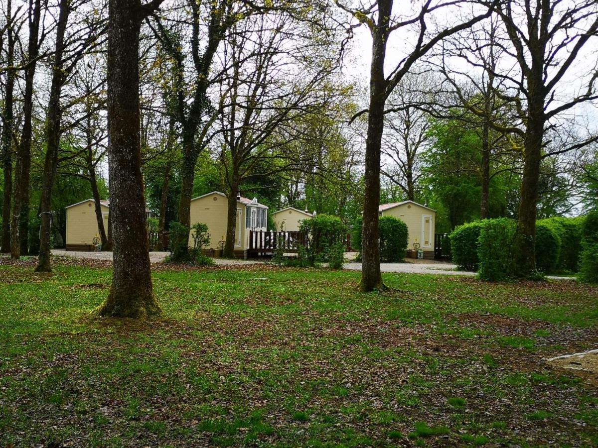 Camping De La Croix D'Arles Bourg  Esterno foto